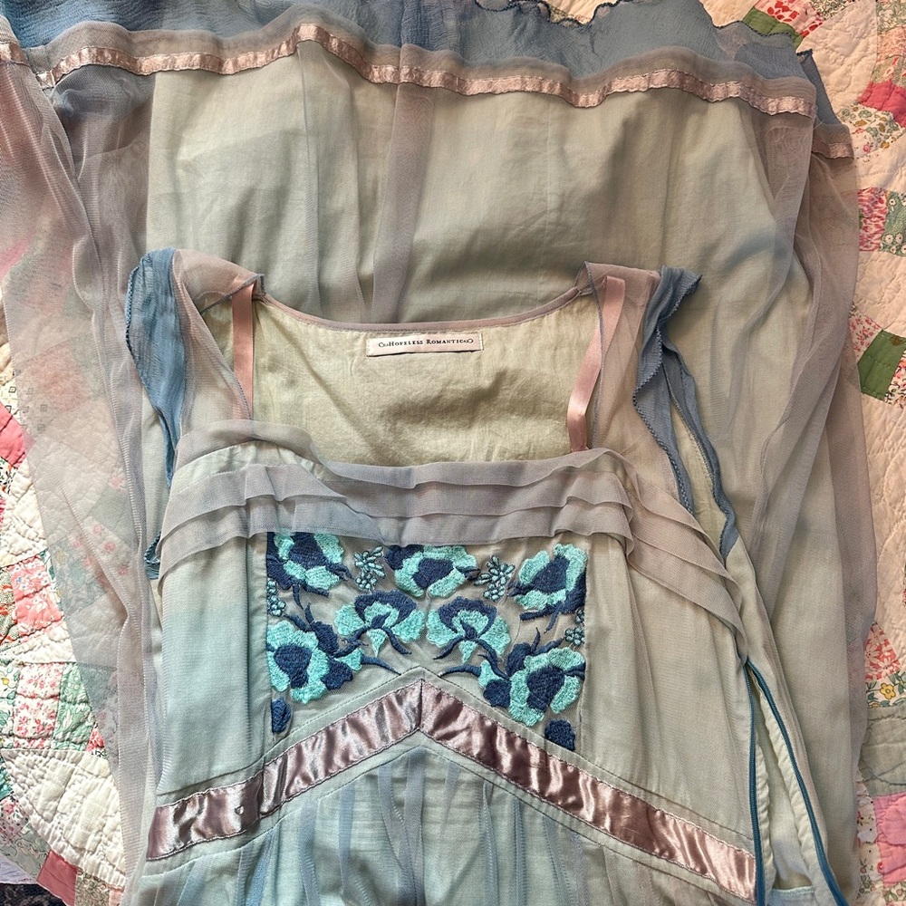 Hopeless Romantic Nataya sheer elegant dress - Picture 7 of 8
